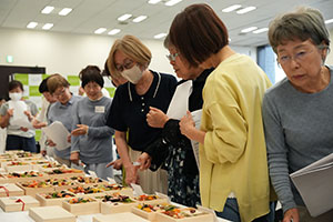 ハルメクがおせちの試食会を開催、顧客の声を商品に反映　1人前など強化へ